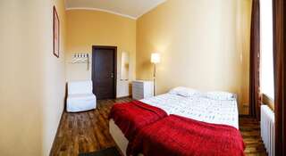 Гостиница «Екатерининский» Санкт-Петербург Двухместный номер с 2 отдельными кроватями и общей ванной комнатой-6